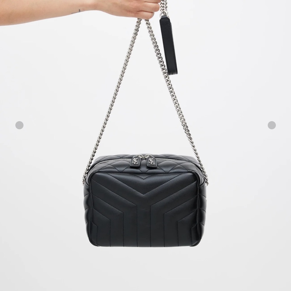 Saint Laurent
Lou leather handbag
Very good condition